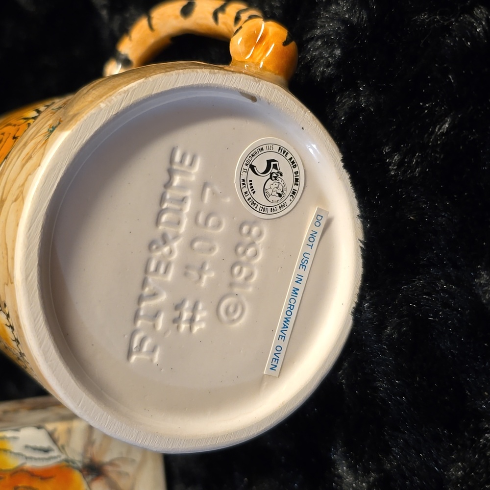 Tiger Design Ceramic Mug - Picture 2 of 4